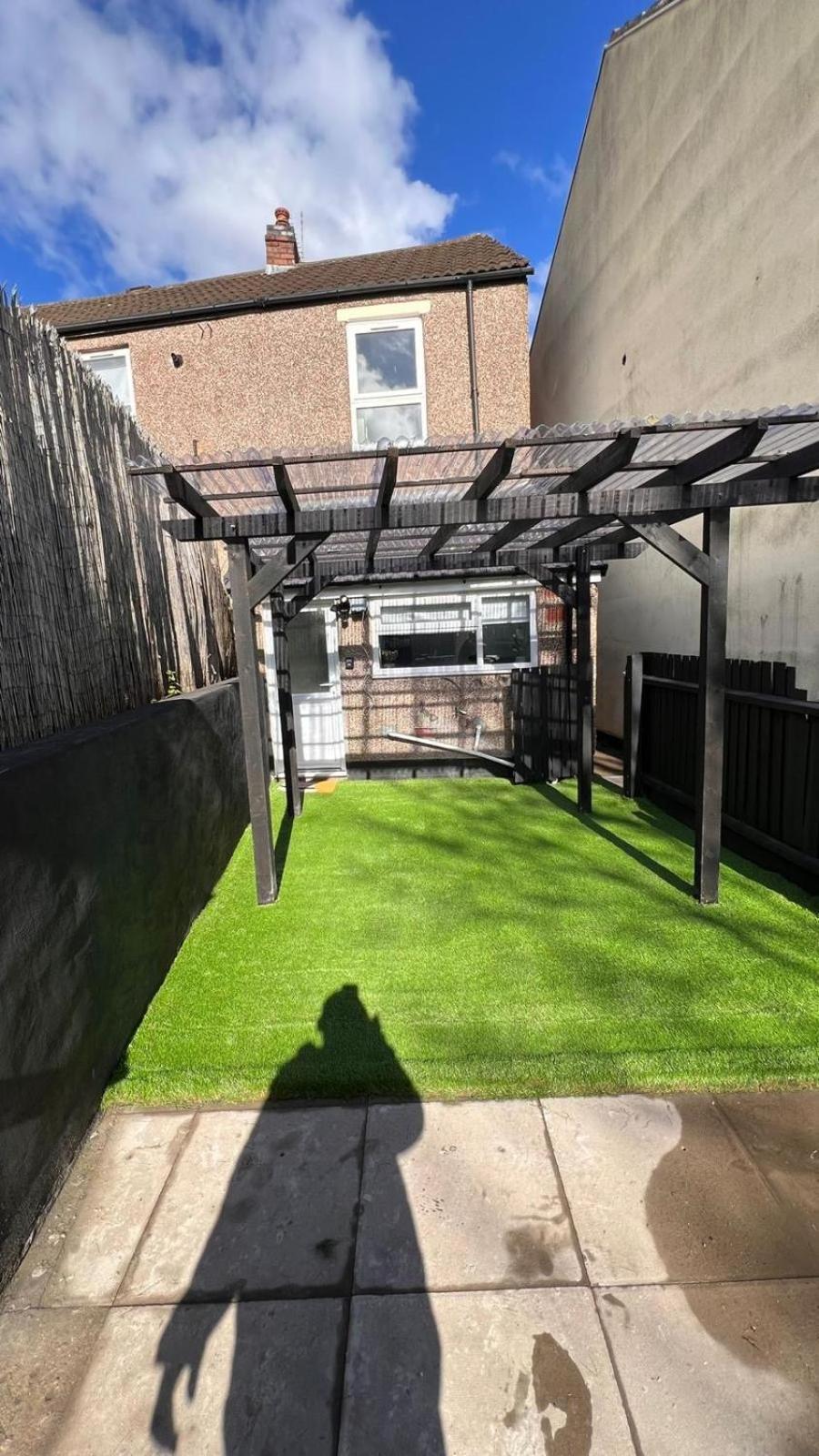 4 Bedrooms Homely House With Garden- Sleeps 9 Comfortably With 6 Comfortable Beds, Free Street Parking, Business Travellers, Contractors, & Holiday-Goers, Coventry, Near All Major Transport Links In Coventry And Motorway Екстер'єр фото