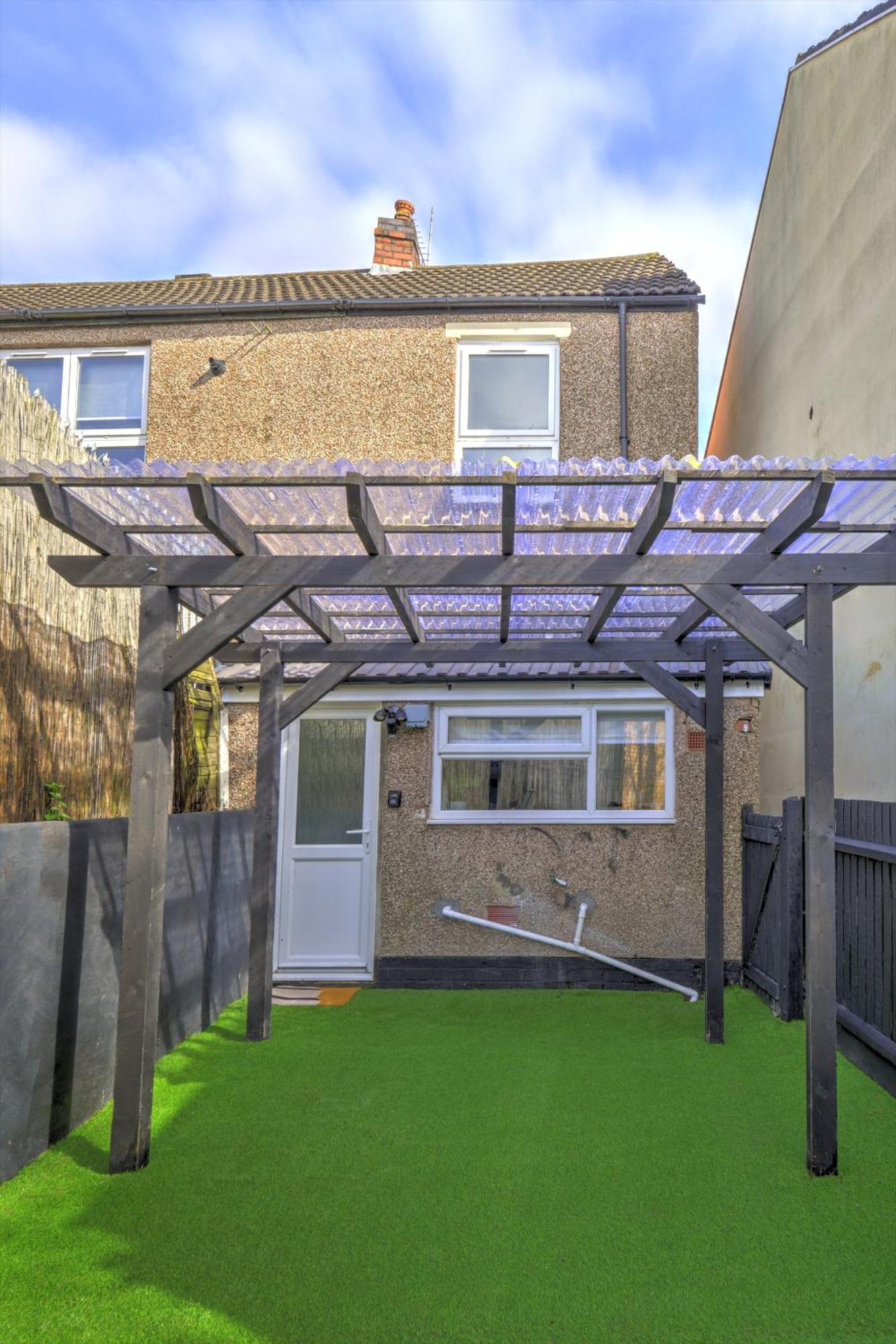 4 Bedrooms Homely House With Garden- Sleeps 9 Comfortably With 6 Comfortable Beds, Free Street Parking, Business Travellers, Contractors, & Holiday-Goers, Coventry, Near All Major Transport Links In Coventry And Motorway Екстер'єр фото