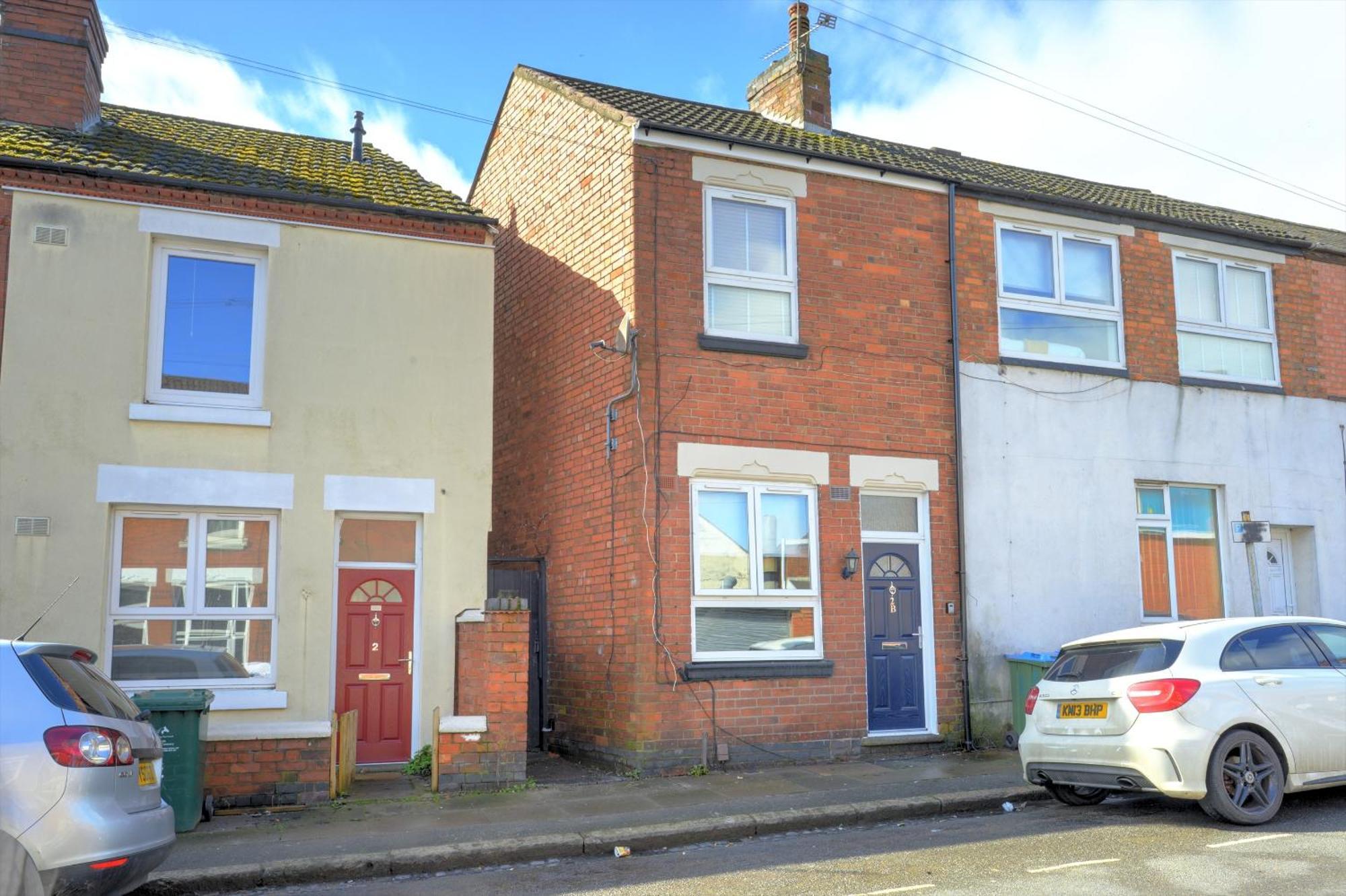 4 Bedrooms Homely House With Garden- Sleeps 9 Comfortably With 6 Comfortable Beds, Free Street Parking, Business Travellers, Contractors, & Holiday-Goers, Coventry, Near All Major Transport Links In Coventry And Motorway Екстер'єр фото