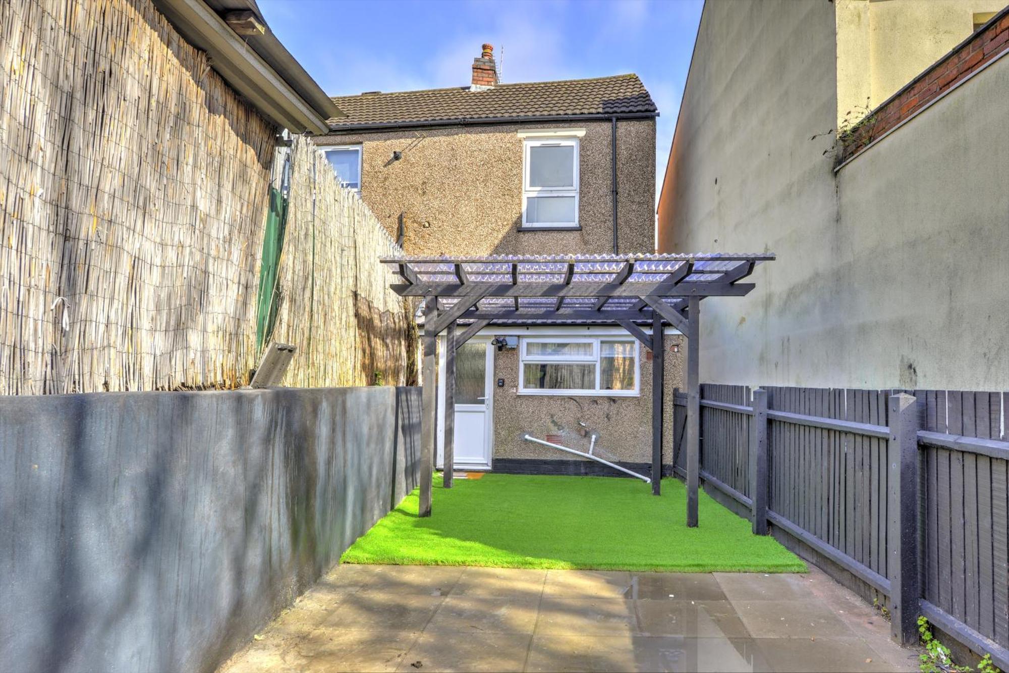 4 Bedrooms Homely House With Garden- Sleeps 9 Comfortably With 6 Comfortable Beds, Free Street Parking, Business Travellers, Contractors, & Holiday-Goers, Coventry, Near All Major Transport Links In Coventry And Motorway Екстер'єр фото